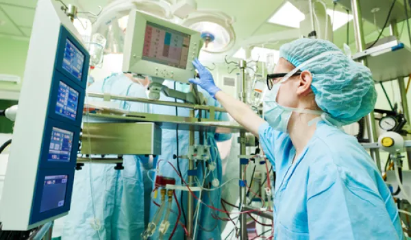 surgical technologist