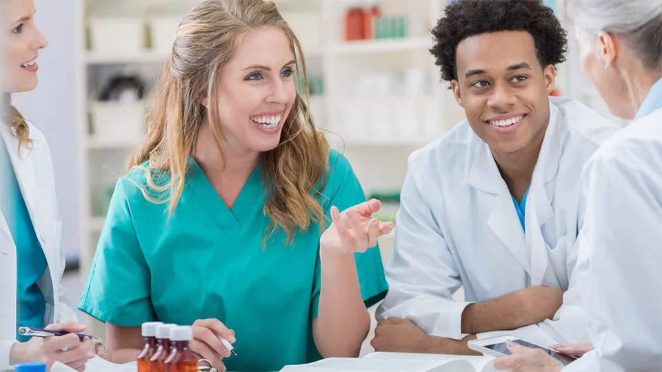 How To Become a Pharmacy Technician