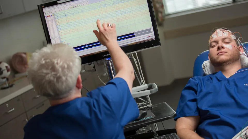 Neurodiagnostic Week procedure demonstration with technologist and patient