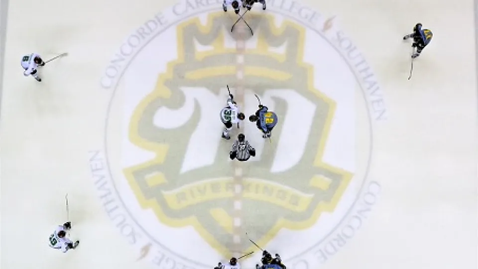 Mississippi RiverKings playing on Concorde Career Ice Mississippi RiverKings playing on Concorde Career Ice