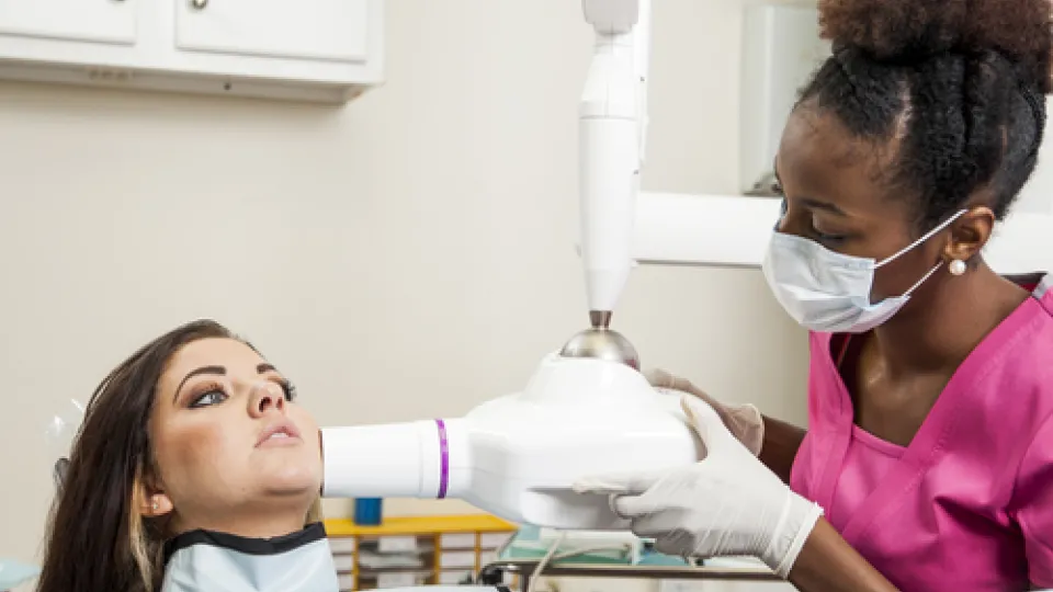 dental-assistant-3 dental assistant