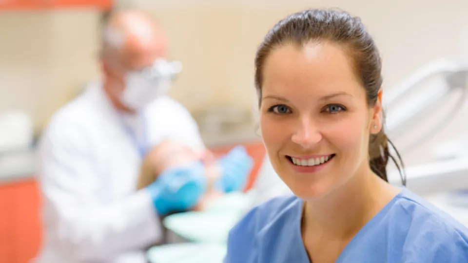5 Signs You Should Become a Dental Assistant
